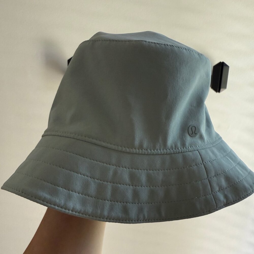Lululemon Reversible Bucket Hat | Baby Blue and Navy Blue